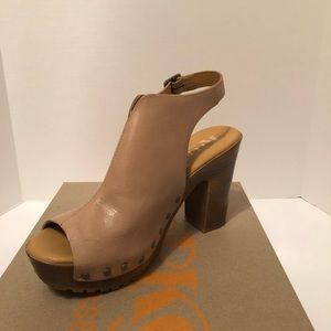 Brand New wedge sandals size 9 natural in color